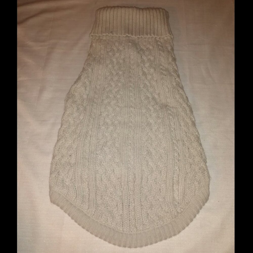 Beige dog sweater size large 100% acrylic